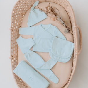 DULCE BIENVENIDA BABY SET - AJUAR 7 PIEZAS PIMA SOLID BL + CAJA - CELESTE